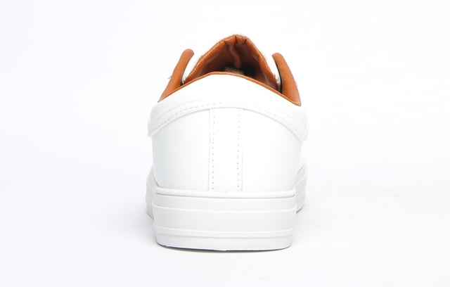 Slip into sleek casual classic style with these Max trainers from iconic menswear brand Penguin Original. The Penguin Original Max is a bang on trend, refined everyday trainer thats packed full of authentic retro styling, delivering heritage inspired looks to your casual outfits, the Penguin Original Max is a versatile choice for the new season. Crafted from a leather lookalike soft touch synthetic upper trimmed at the sidewall with stripe detailing and Penguin branding, this is a trainer with designer street appeal at a very affordable price. Penguin Original branding also appears on the tongue to sign off this great urban ath leisure trainer which is a great addition to any stylish mans trainer selection who is looking to elevate his casual look.
 - Leather lookalike soft touch synthetic upper
 - Soft padded heel and ankle collar
 - 6 hole lace up system
 - Vintage styled wrap around vul outsole
 - Durable rubber outsole
 - Original Penguin branding throughout