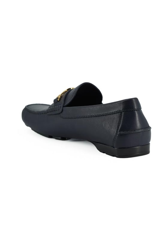 Mocasines De Cuero Azul Marino Medusa Hardware A estrenar con caja etiquetas y bolsa para el polvo.
Zapatos mocasines para hombre 100% autenticos de Versace.
Modelo: Driver 1009707.
D1VS 1U04V.
Color: Azul marino.
Material: 100% piel de becerro.
Herrajes metalicos dorados con detalles de Medu.