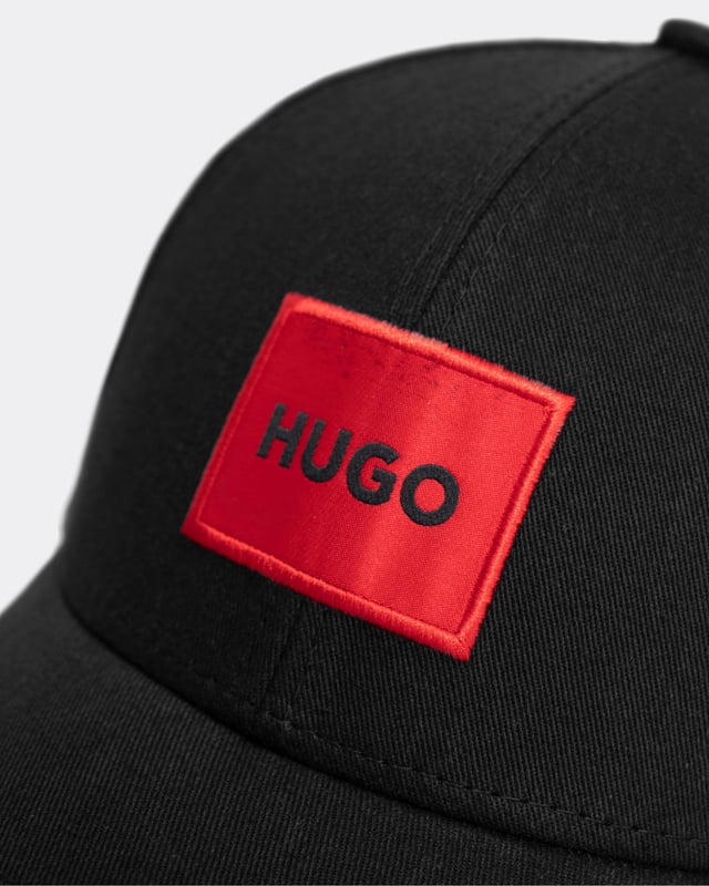 A contemporary cap crafted in breathable twill and trimmed with a logo label in red by HUGO.
100% Cotton, partcode.63: 100% Cotton
50492745