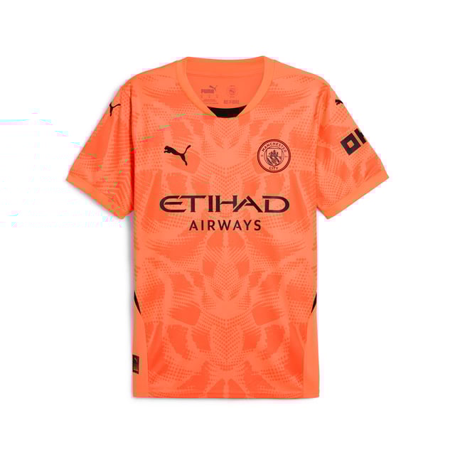 PRODUCT STORY: Defend your goal like Manchester City's finest in this official 24/25 short-sleeved goalkeeper jersey. Lightweight, breathable and cut for action, it features our moisture-wicking dryCELL fabric to keep you feeling cool, comfortable and focused. FEATURES & BENEFITS: dryCELL: Performance technology designed to wick moisture from the body and keepyou free of sweat during exercise; As part of the RE:FIBRE program, this garment is made of at least 95% recycled material from textile waste and other used materials. DETAILS: Regular fit; 170 gsm, Jacquard; Crew neck; Short sleeves; Official team branding. Our model is 181 cm tall and is wearing size M UK.