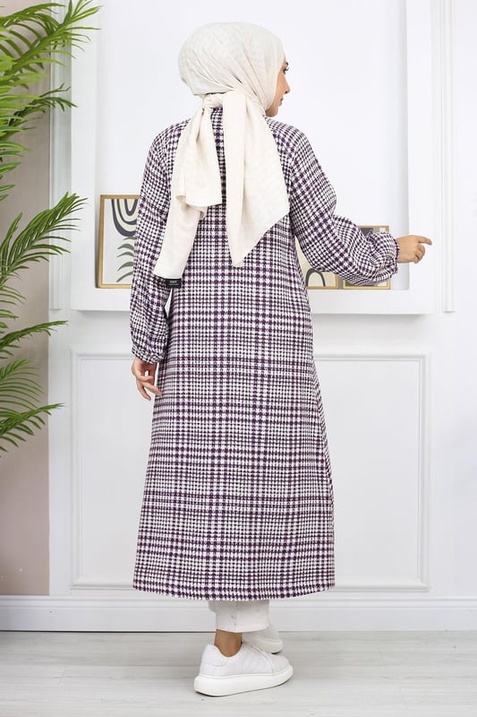 Stoffmerkmal: Hergestellt aus Chanel-Stoff.Produktmerkmal: Es handelt sich um ein neues Hijab-Modell der Saison. Es ist ungefüttert. Die Manschetten sind elastisch. Es hat verwendbare Knöpfe auf der Vorderseite. Aufgrund von Konzeptaufnahmen kann es zu leichten Unterschieden in den Farbtönen des Produkts kommen. Das Model trägt Größe 38. Größe 38 Kopfbedeckung Maße: Produktlänge: 125