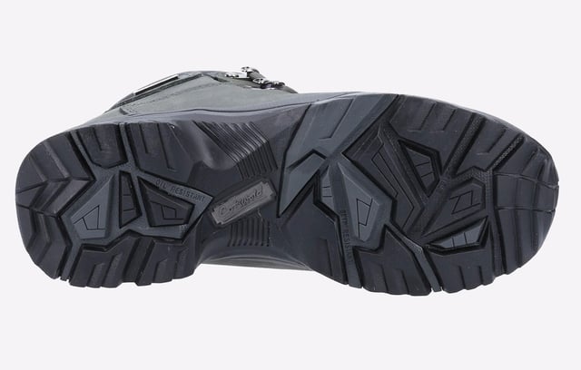 These Burford hiking boots from Cotswold are a leather hiking boot made with Mir-Tex waterproofing technology. The lining is a breathable, waterproof membrane that gives you the added security that your feet will always stay dry and also features slip-resistant materials.- Mir-Tex waterproofing technology.
- Waterproof membrane lining.
- Slip resistant energy rebounding sole.
