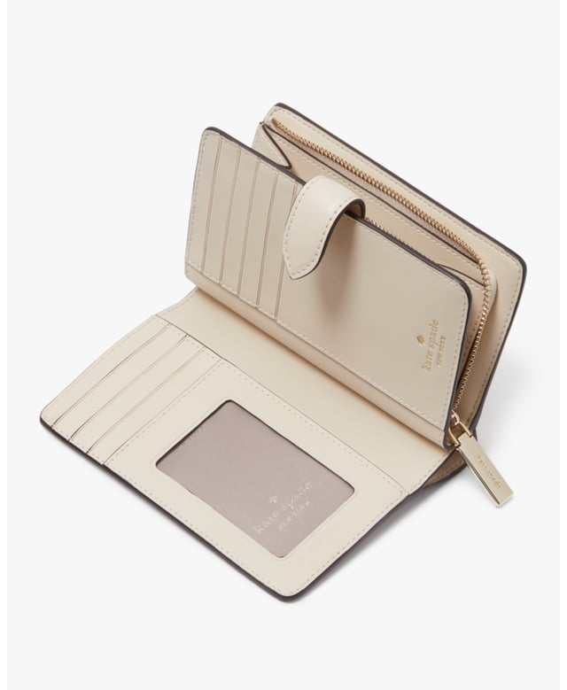 Spade Flower Spade Flower Pvc Medium Compact Bifold Wallet, Metal Pinmount With Spade Logo, 9 Credit Card Slots, Id Window, 2 Slip Pockets, 1 Bill Slot, L-Zip Coin Compartment,  Length: 13.90 Cm,  Width: 9.00 Cm,  Height: 14.00 Cm