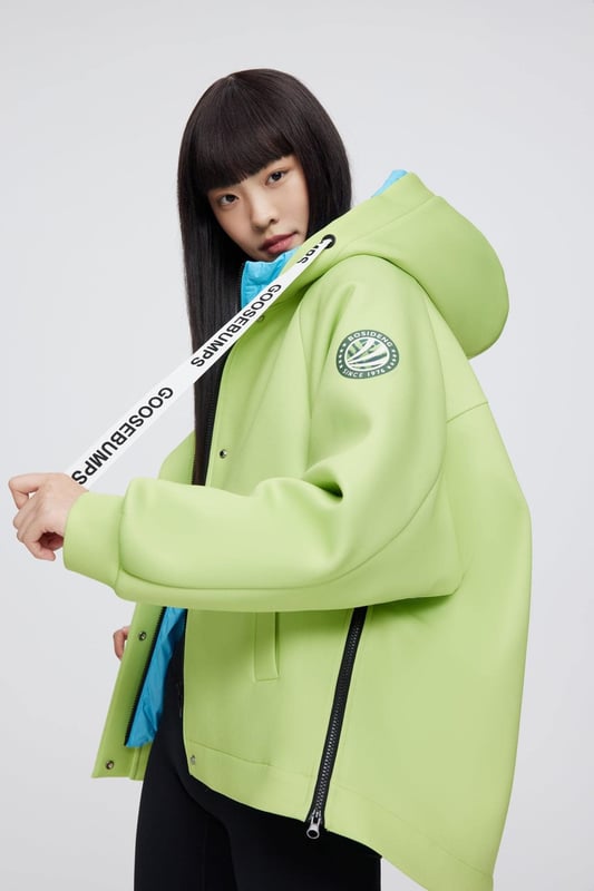 The inner lightweight jacket offers exceptional energy storage, delivering warmth, comfort, and a soft, skin-friendly feel. Its wrinkle-free outer shell adds a stylish touch, making it the perfect choice for a cozy, comforting experience on cold winter days.

HIGH QUALITY 600+ DUCK DOWN: 90% filling for optimal warmth, evenly distributed for consistent warmth.

THREE-IN-ONE: The ultimate versatile solution for any weather condition.

LIGHTWEIGHT SOFT TOUCH FABRIC: Ultra-fine yarns, light and dense for ultimate comfort and warmth.