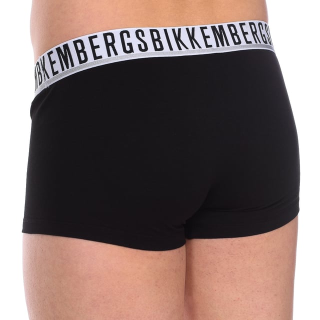 Essential boxer from Bikkembergs.
 Elastic rubber waistband, with the brand's name embroidered on the front.
 Comfortable and breathable fabric.
 Anatomical front, with the ability to hold without squeezing.
 Seams seen in tone.
 Composition: 95% Cotton, 5% Elastane
 Care:
Care:
 -Wash at max temperature. 40ºC.
 -Do not use bleach.
 -Supports dry cleaning.
 -Allows you to use a dryer.
 -Iron at max temperature. 130ºC.
