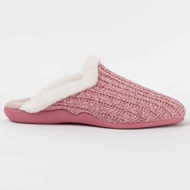 Hecho en España. Zapatilla de casa para mujer. Calce cómodo. Fabricada en materiales veganos. Fabricado por otras marcas para nuestra marca.