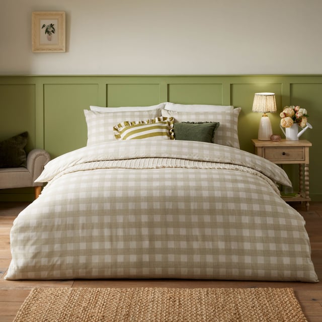 Transform your bedroom into an inviting sanctuary with the Hartsford Check Printed Duvet Cover Set. Crafted from a high-quality polycotton blend with a 144 thread count, this set offers a harmonious balance of softness and durability, ensuring restful nights for years to come. The timeless check print brings a subtle yet charming style to any interior, blending effortlessly with minimalist and classic aesthetics alike. Designed for those who value both style and practicality, this set combines understated elegance with everyday comfort, allowing you to express personality while creating an impression of effortless refinement in your home.