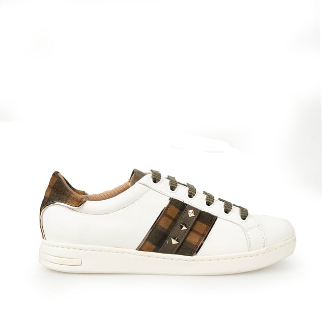 Atadas con cordones
Con la punta redondeada
Con suela grabada con el logo
Adornadas con lentejuelas en el exterior
Con el nombre de la marca estampado en la lengüeta
Hechas de una combinación de cuero natural y cuero sintético
Plantilla de cuero
Empaquetadas en una caja de la marca