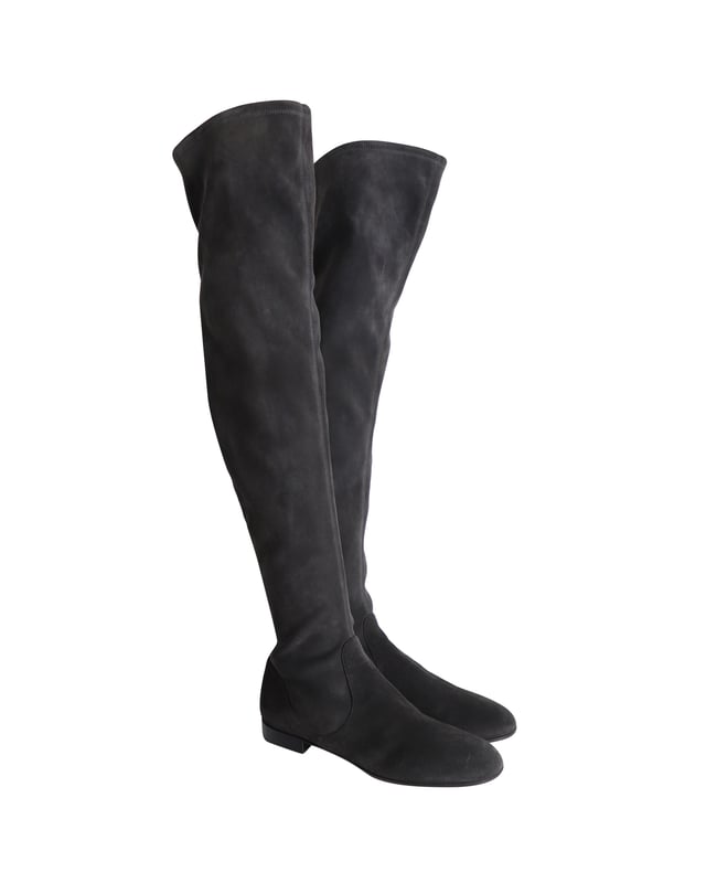 VINTAGE, RRP AS NEW
The Felder Over-the-Knee Boots by Gianvito Rossi is an elegant autumn wardrobe essential for the stylish woman. Crafted from smooth grey suede, these boots feature an over-the-knee style, round toes, low block heels, and an easy slip-on style. Pair them with your favorite coat for a chic autumn ensemble.

Gianvito Rossi Felder Flat Over-the-Knee Boots in Grey Suede
Condition: Excellent
Sign of wear: Light marks on the suede
Material: Suede
Color: Grey
Size: IT37.5 / UK4.5 / US7.5
SKU: 302515