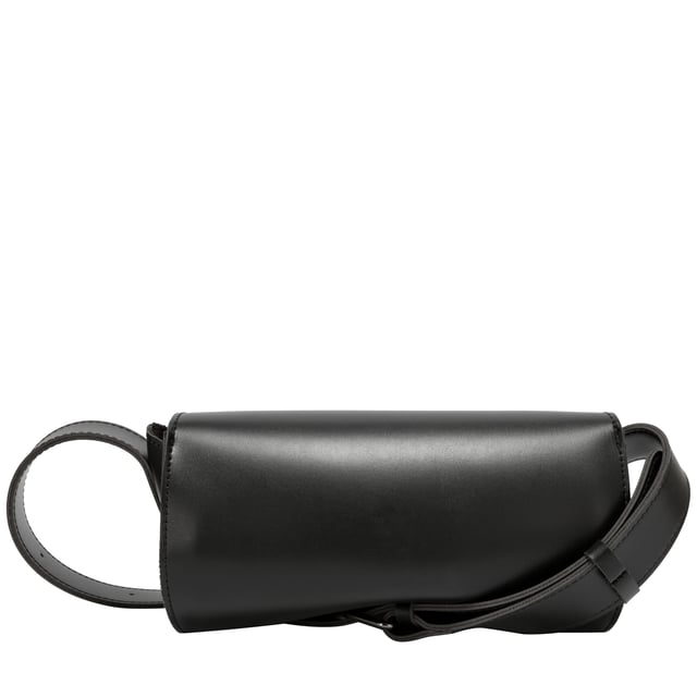 This Lyra barrel crossbody bag is made with durable PU unlined faux leather. With an adjustable crossbody strap and a magnetic close fastening. It is finished off with a stylish chain detail across the front of the bag.