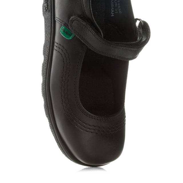 Cuida los pies pequeños y mantenlos con estilo con los zapatos Fragma Pop de Kickers. El zapato de piel lisa de color negro tiene cierre de velcro para un ajuste perfecto y plantilla acolchada para mayor comodidad.