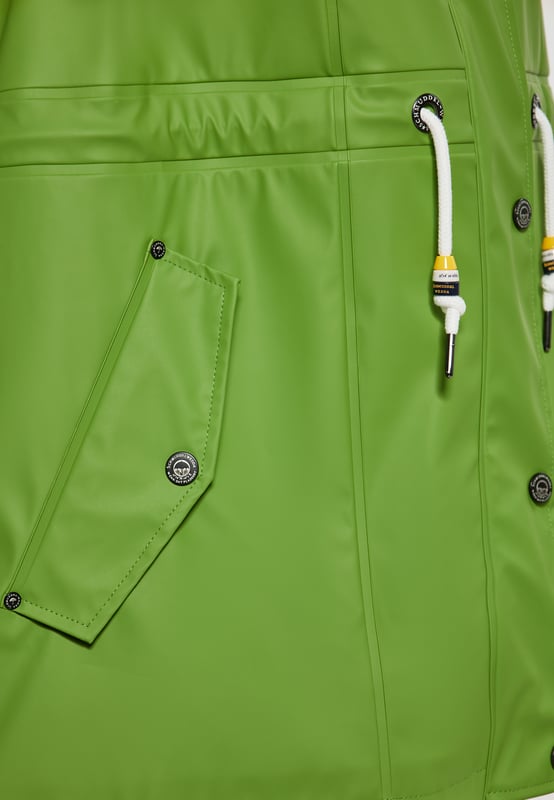 Ontdek de ultieme soepele regenjas voor je outdooravonturen. Dit stijlvolle parka-jack heeft een relaxte pasvorm, een capuchon met trekkoord en een ritssluiting aan de voorkant voor bescherming. Met een drukknoopsluiting, klepzakken en een trekkoord in de taille is hij functioneel en toch chic. Jas met hoge kraag voor extra bescherming. Gemaakt van waterdicht materiaal met gelaste naden, waterdicht tot 3000 mm. Dit artikel maakt deel uit van de Plus Size Collectie.  Ronde regenjas