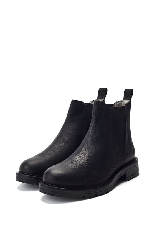 Low Chelsea Boot