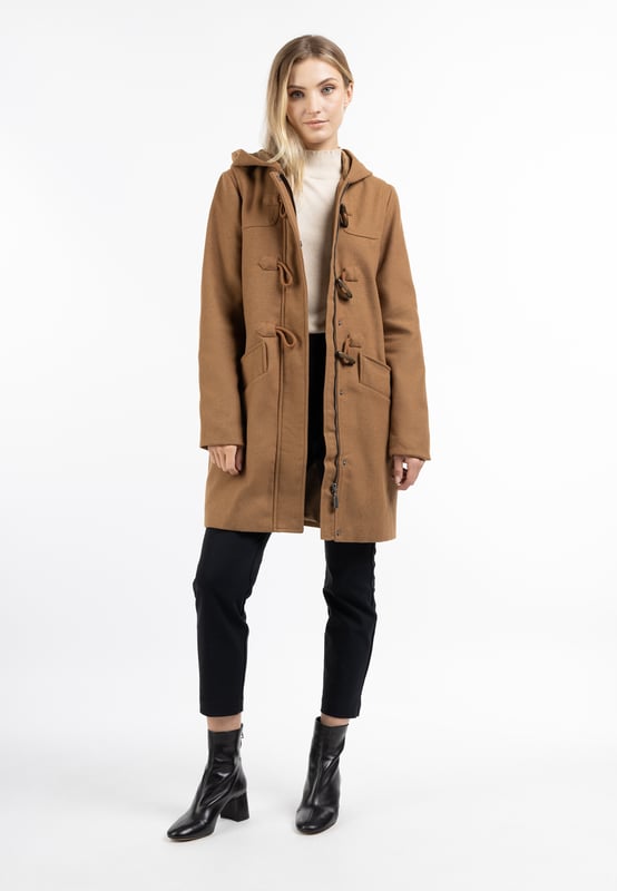 Geen vulling  De duffelcoat van DreiMaster Klassik is gemaakt van een zachte kwaliteit met een wolaandeel en heeft een klassieke, rechte snit. De karakteristieke houten kapittelsluitingen kenmerken de stijl, daaronder zit een robuuste ritssluiting. Twee grote zakken met drukknopen, een capuchon en een DreiMaster-logoborduursel op de bovenarm geven de tussenjas een tijdloze uitstraling.  Overgangsjas van wolmix