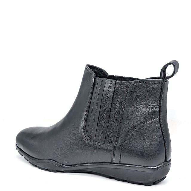 Experience complete comfort every day in the Dr Keller Anna Chelsea Boots. Cut from soft leather uppers with side panels and a rear pull tab, the Chelsea Boots offer a traditional pull-on footwear style, perfect for everyday wear.