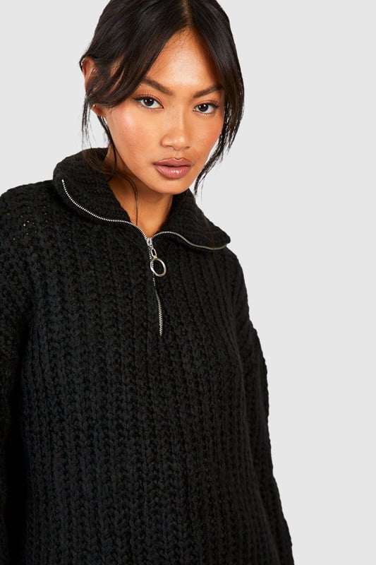 It's the season to feel snug and what better way than with this oversized jumper. Bigger than your usual size which elongates your silhouette, our women's oversized jumpers are cosy and comfortable for your autumn and winter wardrobe. Perfect for whatever plans you've got coming up, make a satin slip dress a little more casual with an oversized rib knit thrown on and banish those winter blues by stepping into a cable knit baggy jumper over leggings and ribbed socks. Warm and cosy is the vibe this season.Style: Oversized JumperNeckline: Roll NeckSleeve Length: Long Sleeve