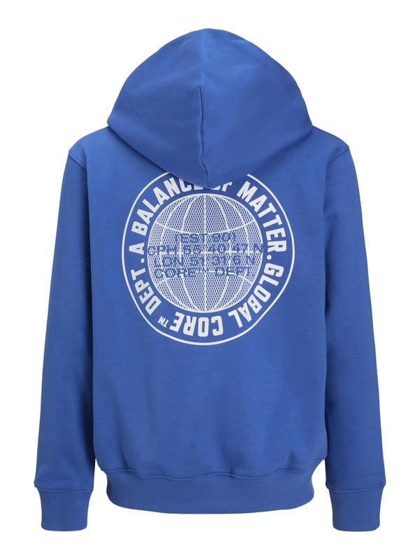 Jack & Jones junior hoodie Deze hoodie brengt stijl en comfort in je dagelijks leven! Met zijn losse pasvorm en afgezakte schouders heeft hij een superrelaxte en casual pasvorm. De zachte binnenkant zorgt ervoor dat je je helemaal behaaglijk voelt, waar je ook heen gaat. De brede capuchon beschermt je tegen de wind en geeft de look een coole touch. De kleine print op de voorkant met tekst- en beeldontwerp geeft de hoodie een subtiel accent, terwijl de grote print op de achterkant een echte blikvanger is. In de praktische kangoeroezak kun je je handen warm houden of kleine spullen opbergen. De elastische geribde boorden houden alles in vorm - ideaal voor elke dag!