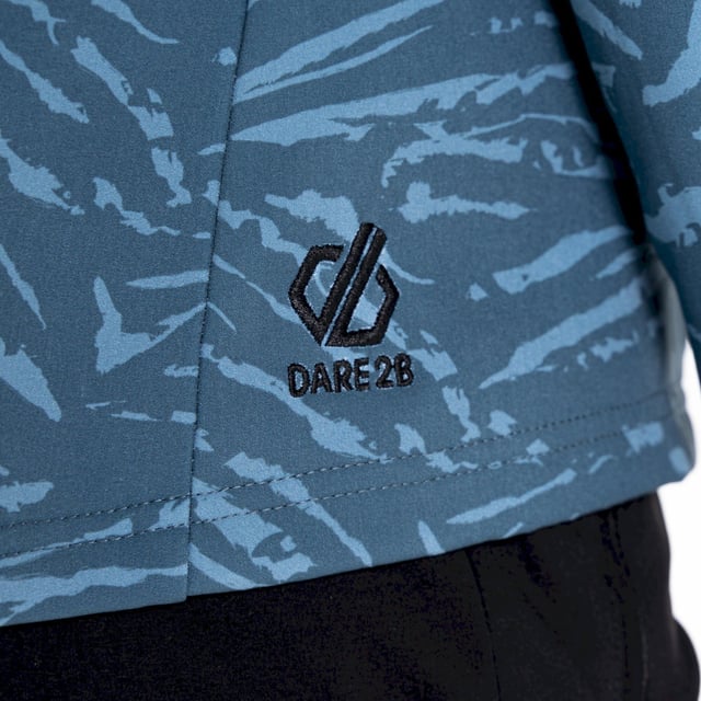 Material: 97% Polyester, 3% Elastane. Fabric: Fleece Backed, Knitted, Stretch. Design: Logo, Tiger Print. Badge, Fabric Zip Pull. Fabric Technology: Water Repellent. Cuff: Adjustable. Neckline: Hooded. Sleeve-Type: Long-Sleeved. Hood Features: Detachable Hood. Pockets: 2 Side Pockets, Zip. Fastening: Front Zip. Hem: Adjustable.