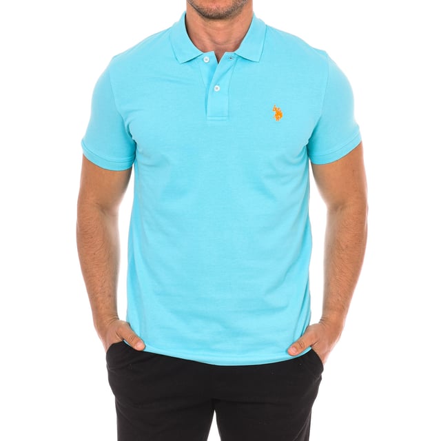 Short sleeve polo U.S. POLO ASSN.
 Lapel collar.
 Half-height button closure.
 Short sleeves with ribbed finish.
 Brand logo on the front side.
 Seams seen in tone.
 Composition: 100% cotton
 Care:
Wash at maximum temperature 30º.
 Iron at low temperature.
 Do not use bleach.
 Do not use dryer.
 Do not dry clean.