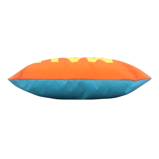 Bring the feel of the Amalfi Coast to your garden this summer. A chic, colourful cushion with the focal point being a bold abstract design inspired by Amalfi. Mix and match with other cushions from the collection, pop them in your outdoor space and make a statement.