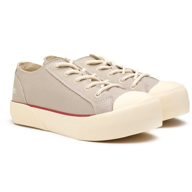 Step Into The Good News: These Chunks Trainers Are Bringing Tidings Of Comfort And Style. Crafted With Environmentally-conscious Materials Like Organic Cotton, Recycled Foam And Eco-friendly Glue, They Merge Ethical Ideals With On-trend Design. Their Classic Plimsoll Silhouette And Subtle Branded Touches Add Personality.
