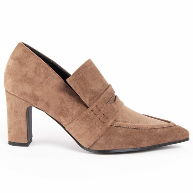 Schoenen met hoge hakken voor dames. Comfortabele pasvorm. Gevoerde binnenzool van natuurlijk leer. Gemaakt door andere merken voor ons merk. Afmetingen bij benadering: hak van 8 cm.