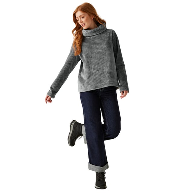 100% Polyester. Fabric: Fleece, Soft Touch, Velour. Design: Grid, Logo. 280gsm. Neckline: Fold Out Collar. Sleeve-Type: Long-Sleeved. Fastening: Pull Over. Sustainability: Made from Recycled Materials. 8 UK: 32 in. 10 UK: 34 in. 12 UK: 36 in. 14 UK: 38 in. 20 UK: 45 in. 18 UK: 43 in. 16 UK: 40 in.