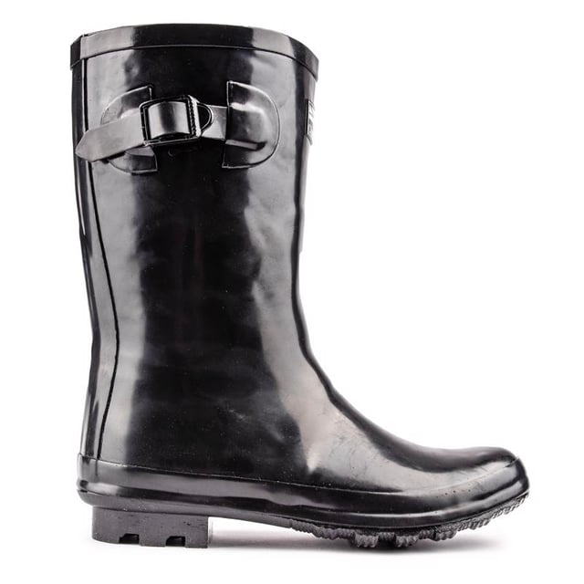 The Belton Short Wellington Boot Is A Slightly Shorter Version Of The Original Tall One. The Stylish And Practical Women's Welly From Chatham Marine Has A Traditional But Modern Appearance With Its Side Buckle Fastening And Chatham Logo On The Front. These Waterproof Rubber Boots Are Perfect For Those Rainy Days Out And About, Or As A Fun Part Of An Outfit.