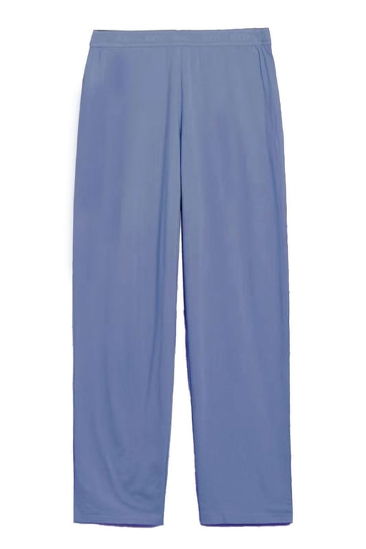 This jumper is the ultimate in casual comfort. Slip it on for a laid-back weekend or dress it up with your favorite jeans and boots. Its relaxed, yet stylish look will have you feeling effortlessly put-together no matter the occasion.
Super Soft Knit
100% Polyester
High Neck
26" Shoulder to Hem
Long Sleeve
Sizing: Runs large
Fit: Relaxed