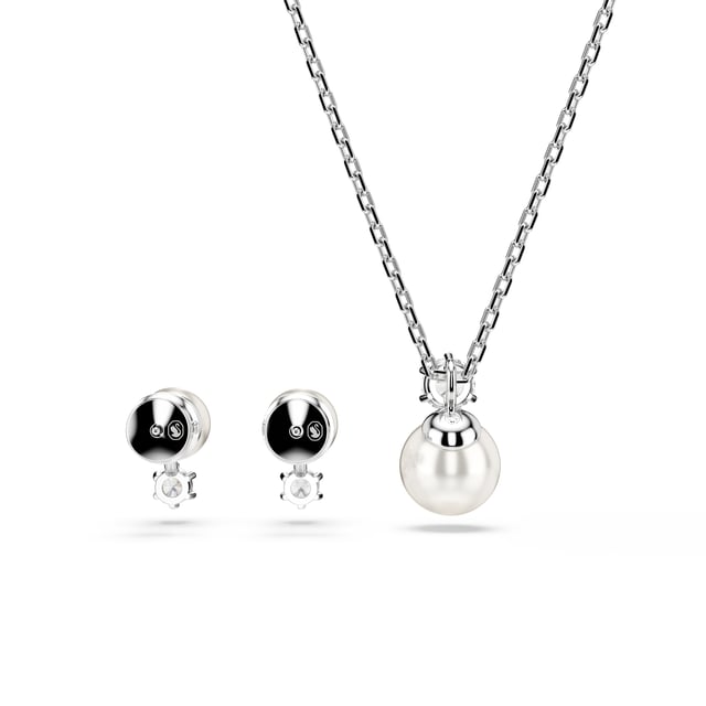 This Swarovski Set: Necklace + Earrings in Silver is made of the highest quality allergy free Base Metal. The Swarovski 'Matrix' Women's Base Metal Set: Necklace + Earrings - Silver 5689624 comes delivered in a beautiful gift box and has a two year warranty - the perfect gift to spoil yourself or a loved one.