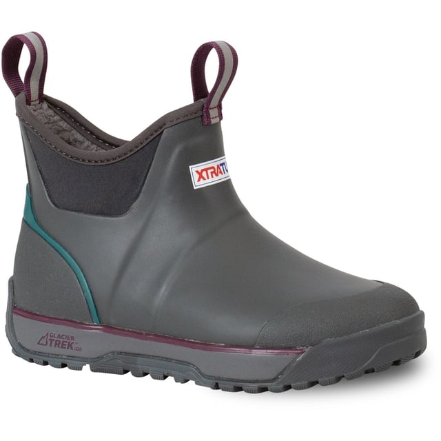 The ADB ICE was designed to work on wet ice while simultaneously being able to transition to other wet surfaces. This new boot features Glacier Trek Pro, our proprietary ice gripping compound paired with an SRC rated slip-resistant rubber.