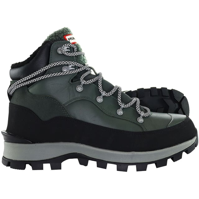 Ontdek ongeëvenaarde stijl en functionaliteit met de Hunter Explorer Men's Black Boots. Ontworpen voor de moderne avonturier, deze laarzen naadloos samenvoegen erfgoed Hunter vakmanschap met de stoere uitstraling van Explorer laarzen.

Belangrijkste kenmerken:

 Duurzame constructie:  Gemaakt met hoogwaardige materialen, zijn deze laarzen ontworpen om de eisen van exploratie en outdoor activiteiten te weerstaan.

 Explorer Stijl:   Het Explorer ontwerp heeft meestal een stevige en ondersteunende structuur, waardoor deze laarzen geschikt zijn voor verschillende terreinen en omstandigheden.

 Klassieke zwarte kleur: De tijdloze zwarte tint voegt niet alleen een vleugje verfijning toe, maar zorgt ook voor veelzijdigheid in combinatie met verschillende outfits.

 Waterbestendige eigenschappen:   Afhankelijk van het specifieke model hebben deze laarzen waterbestendige eigenschappen, die bescherming bieden in natte of regenachtige omstandigheden.

 Veilige sluiting:   Let op een veilige sluiting, zoals veters of gespen, voor een goede en verstelbare pasvorm voor comfort tijdens langdurig dragen.

 Comfortabel interieur:   De laarzen kunnen een comfortabele binnenkant hebben, inclusief gewatteerde inlegzolen of voeringen, die ondersteuning bieden om de hele dag te dragen.

 Duurzame buitenzool:   Uitgerust met een duurzame en stevige buitenzool bieden deze laarzen uitstekende tractie op verschillende oppervlakken, waardoor ze ideaal zijn voor verkenning buitenshuis.

 Hunter-logo:   Kijk uit naar het iconische Hunter logo of branding, een symbool van de toewijding van het merk aan kwaliteit en stijl.

Ga vol vertrouwen op je volgende avontuur in de Hunter Explorer Herenlaarzen Zwart â€" waar stijl en duurzaamheid elkaar ontmoeten voor de moderne ontdekkingsreiziger.