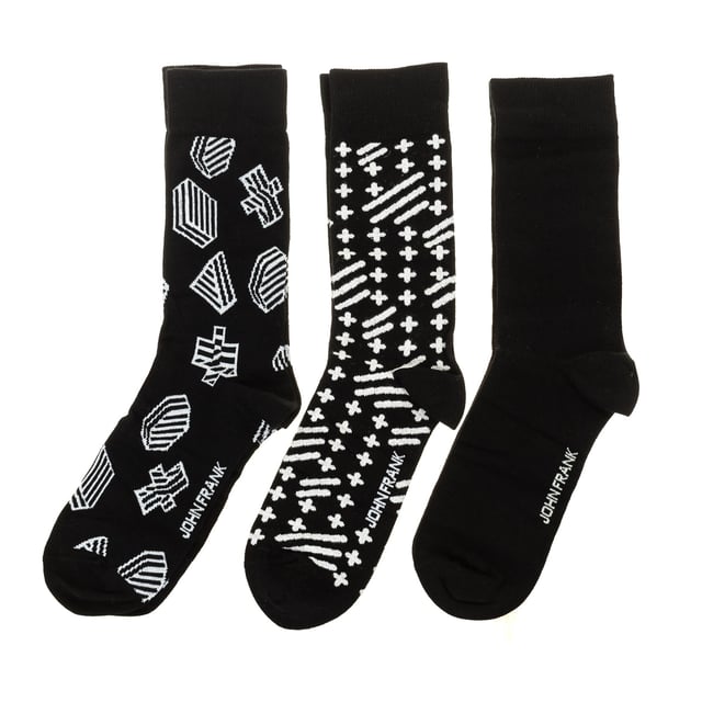 Pack-3 Socks John Frank.
 Anti pressure cuff.
 Perfect adjustment.
 Different prints.
 Reinforced toe and heel.
 One size: from 40 to 45
 Composition: 80% Cotton, 17% Polyamide, 3% Elastane
 Care:
Handwash.
 Do not use bleach.
 Do not use dryer.
 Do not iron.
 Do not dry clean.