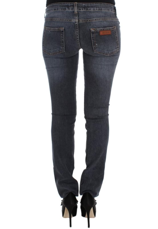 Hermoso, nuevo con etiquetas  
Ajuste slim  
Modelo: Green Diamond  
Color: Lavado azul  
Material: 98% algodón, 2% elastano  
Cierre: Cremallera y botón  
Detalles del logo