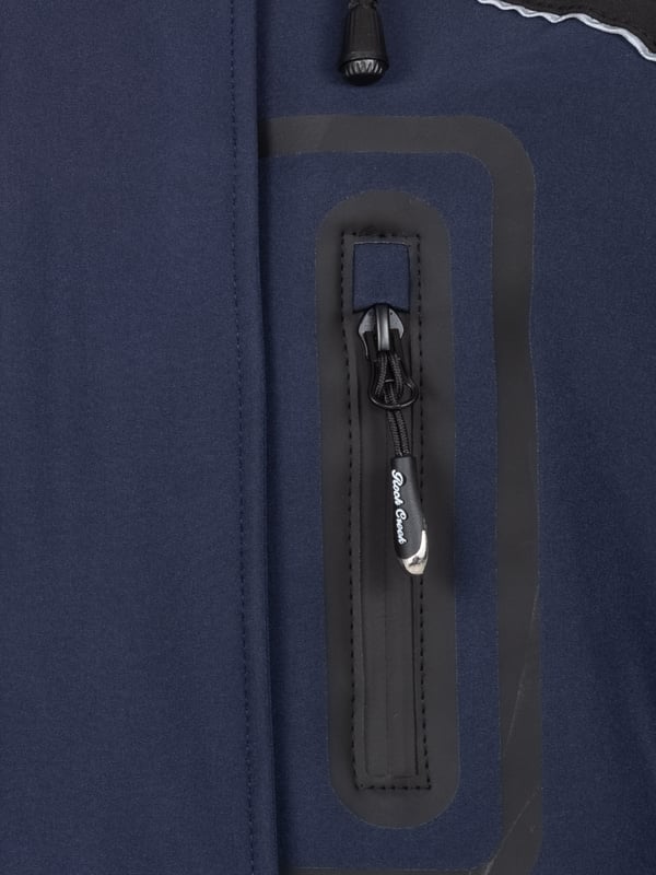 Bleiben Sie warm und geschützt mit unserer super funktionellen Damen-Softshell-Jacke von Rock Creek. Die Jacke ist wasserabweisend, winddicht und atmungsaktiv und überzeugt mit Hightech-Qualität und hohem Tragekomfort. Perfekt für Outdoor-Aktivitäten ist sie außerdem mit einer abnehmbaren Kapuze, mehreren Taschen und vielem mehr ausgestattet. Jetzt einkaufen!