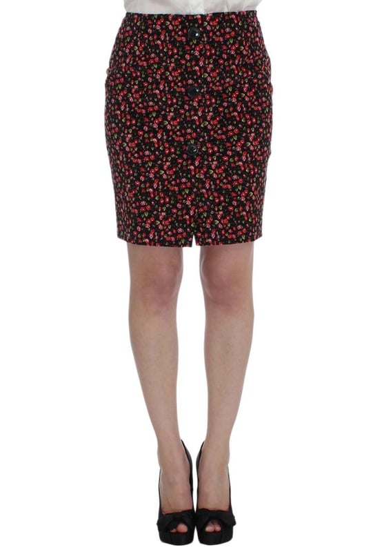 Precioso a estrenar con etiquetas.
  Traje de 2 piezas: chaqueta blazer y falda lapiz por encima de la rodilla.
  Negro con detalles florales multicolores.
  Fabricado en Italia.
  Cierre de boton.
  Totalmente forrado.
  Material: 63% poliester 32% rayon 5.