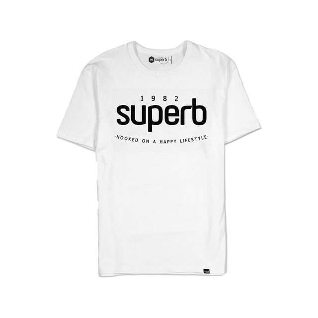 Short sleeve t-shirt Superb.
 Round neckline with ribbed finish.
 Front brand print.
 Seams seen in tone.
 Composition: 100% cotton
 Care:
- Wash at max. 40ºC.
 - Do not use bleach.
 - Iron at low temperature.
 - Do not dry clean.
 - Do not use dryer.
