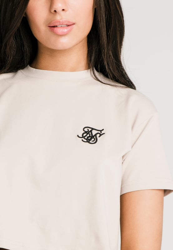 inchBeige Essential Retro Box Fit Crop TShirtSoft touch fabricCrew neckCropped teeEmbroidered SikSilk logoMachine wash95% Cotton  5% Elastane inch