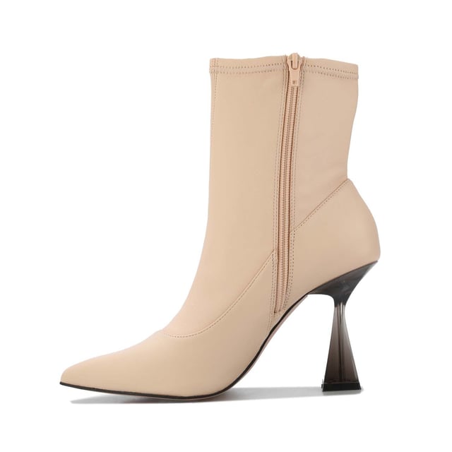 Women's Ted Baker Liya Leather Ankle Boots in Natural Womens Ted Baker Liya Leather Ankle Boots in natural.These boots were made for impressing. Ted Bakers LIYA's standout heel steals the show while their leather construction with a slight stretch keeps the style as comfortable as it is gorgeous.By purchasing this product you are supporting responsible leather manufacturing through the Leather Working Group.- Ankle boots.- Leather.- Zip fastening.- Transparent geometric heel.- Heel height: 7cm.- Upper:100% Ovine Leather; Lining: 100% Polyurethane; Sock: 100% Polyurethane; Sole: 100% Vulcanised Rubber.- Ref: 266167NATURAL