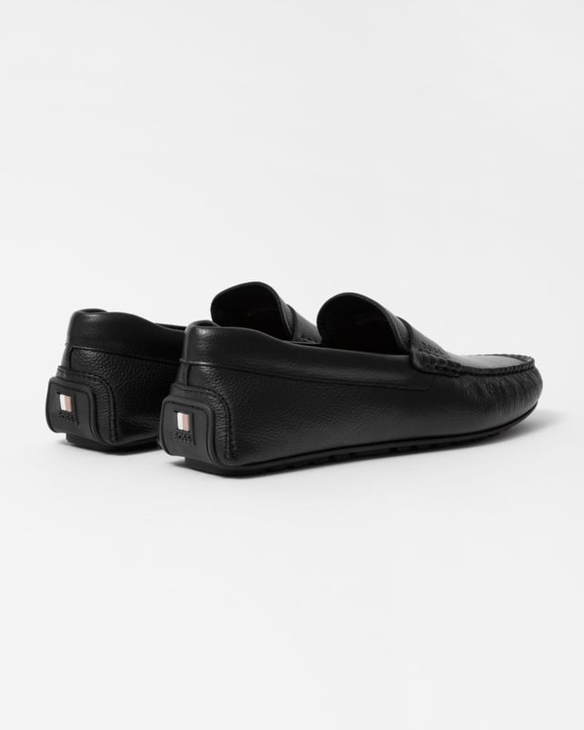 Premium driver moccasins made in Portugal by BOSS. Featuring a full rubberised sole, this pair is crafted in grained leather with a debossed logo strap.
90% Polyamid, 10% Polyurethane, Sole: 100% Thermoplastic polyurethane, Upper material: 100% Cow skin, Innersole: 90% Polyamid, 10% Polyurethane
50523026