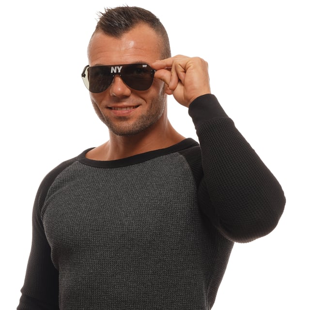 Gender: Unisex
Main color: Green
Extra: No extra
Frame color: Green
Frame material: Polycarbonate
Lenses color: Green
Lenses material: Plastic
Filter category: 3
Style: Mono Lens
Lenses effect: No Extra
Protection: 100% UVA & UVB
Size: 14-0-145
Lenses width: 146
Lenses height: 52
Frame width: 146
Temples length: 145
Spring hinge: No
Shipment includes: Branded case
Rim style: Rimless