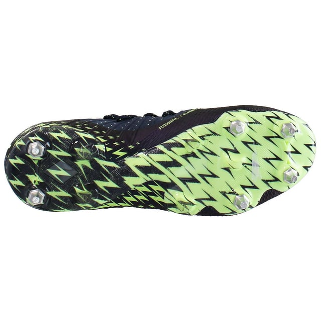 Spelers, maak je klaar om ze gek te maken met de FUTURE 1.4 - de schoen voor de meest creatieve speler op het veld. Met een adaptieve FUZIONFIT+ compressieband over de voet die zorgt voor de ultieme pasvorm en ondersteuning - zelfs als de schoen zonder veters wordt gedragen - en een lichtgewicht zachte zoolplaat, heb je alles wat je nodig hebt om het spel op jouw manier te spelen.

FUNCTIES EN VOORDELEN
FUZIONFIT+: Adaptieve compressietechnologie die je voet vastzet en explosievere bewegingen op het veld mogelijk maakt
GRIP CONTROL PRO: Superdunne huid met structuur, ontworpen voor betere balcontrole, ongeacht de veldomstandigheden

DETAILS
Sokconstructie
Superlichte Peba basis
Nano grip technologie
Geavanceerde Creatiezones
Dynamic Motion System buitenzool
Inschroefbare noppen
MxSG: Gemengd/Zacht terrein
PUMA Cat logo op de hiel