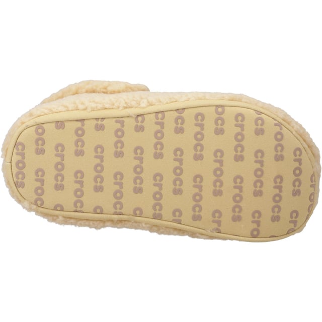 No plans are the best plans for our fuzzy-all-over Classic Cozzzy Slipper. We've transformed our iconic Classic Clog into the perfect staying in shoe for those days when relaxing is all you've got on the agenda.