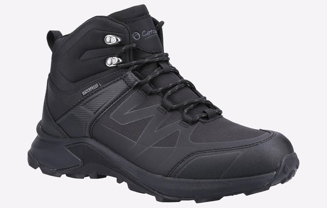 Leichter und atmungsaktiver Berg- und Wanderstiefel mit recyceltem Softshell-Obermaterial. Eine wasserdichte Membran hält die Füße trocken, während eine Memory-Foam-Einlegesohle sich an die Füße anpasst und sie stützt, um abenteuerlustige Füße komfortabel zu halten.