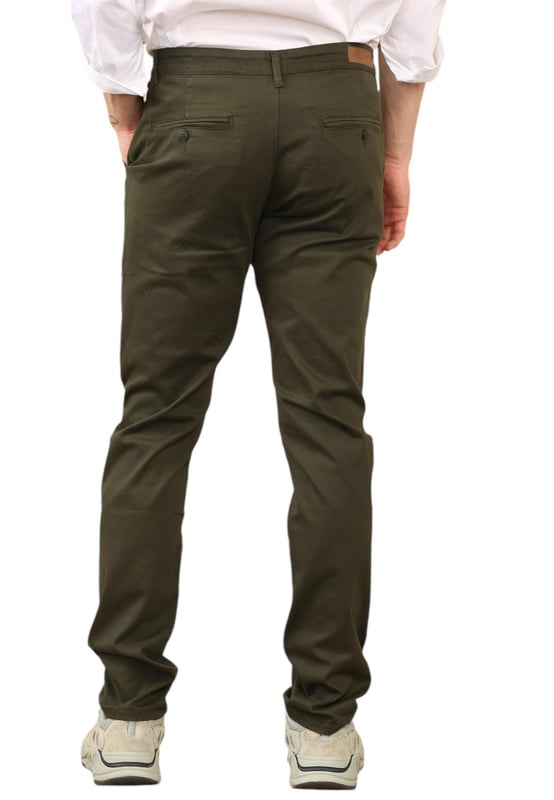 MYT Heren Slim Fit Stretch Chino Broek. - 2 zakken voor, 2 zakken achter. - - . Zachte stof van katoenmix houdt de hele dag comfortabel. - - . Knoopsluiting, ritssluiting. - Ideaal voor golf en deze broek is de optimale pasvorm voor slim, klassiek en formeel of informeel functioneel gebruik.
