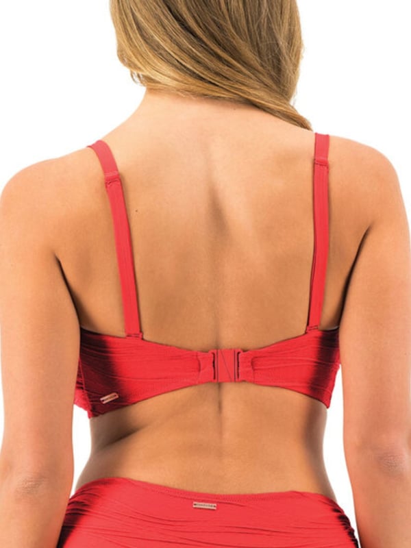 Fantasie Beach Waves Bandeau Bikini Top. With lightly padded foam cups and multiway straps. The product is recommended for hand wash only.