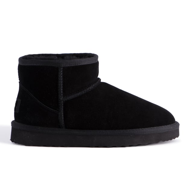 "
 DETAILS
 
 
 All sheepskin lined footbed - extremely comfortable
 kids superior sheepskin boot
 
 Full leather Suede upper -Water Resistant
 
 Soft premium genuine Australian Sheepskin wool lining
 Sustainably sourced and eco-friendly processed
 Rubber High-density EVA blend outsole - making it lighter, softer and more durable
 Double stitching and reinforced heel
 Sheepskin breathes allowing feet to stay warm in winter and cool in summer
 
 
 
 
 
 
 
 "