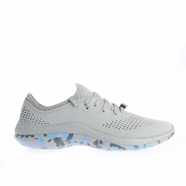 Heren Crocs LiteRide 360 Pacer Trainers in de kleur grijs.- Dynamisch ademend Matlite™ Motion bovenwerk.- Inclusief twee Jibbitz™ veterbedels "Litein en "Ridein.- Gebreide stof.- Druk en warmte toegewezen aan de voet om je ondersteuning en ademend vermogen te geven waar je voeten het het meest nodig hebben.- 360 graden LiteRide™ schuim onder de voet dat superzacht, ongelooflijk licht en buitengewoon veerkrachtig is.- LiteRide™: Revolutionair. Ingekorte zachtheid. Innovatief comfort.- Rubberen buitenzool.- Ref: 2076320ZU