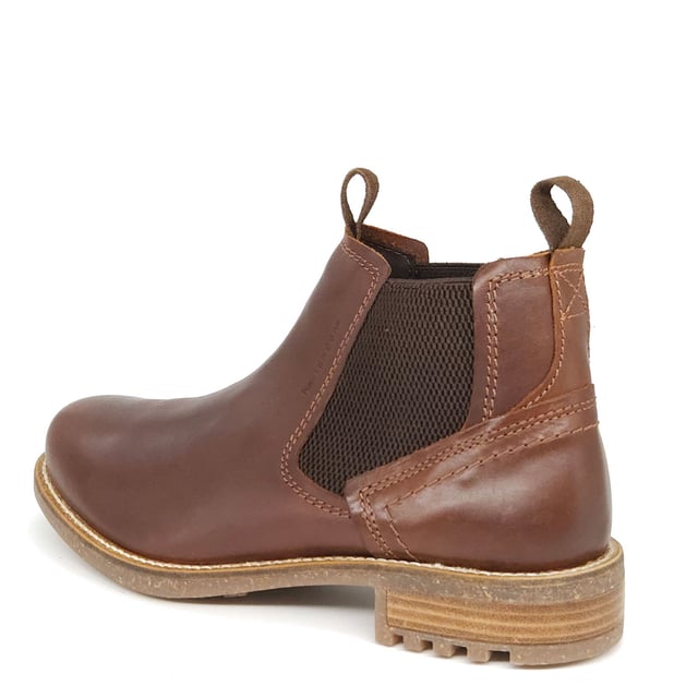 A modern take on a traditional design, the Merton Chelsea Boot features classic stretch panels alongside front and rear loops for a style that slips on with ease. While signature stitching and a chunky block heel complete the look.
