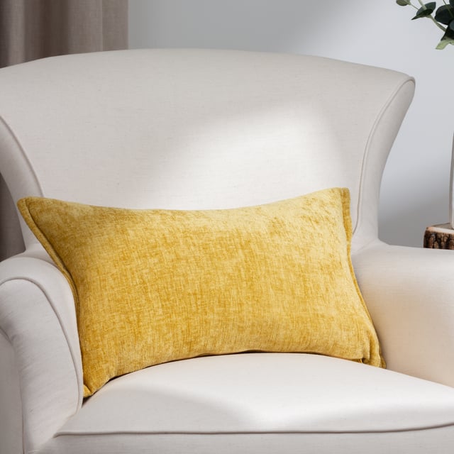 Relax in everyday luxury with the beautifully designed Buxton cushion. Complete with a soft, luxe-feel woven fabric, this reversible design is finished with an Oxford edge trim, and available in a range of soft jewel tones.